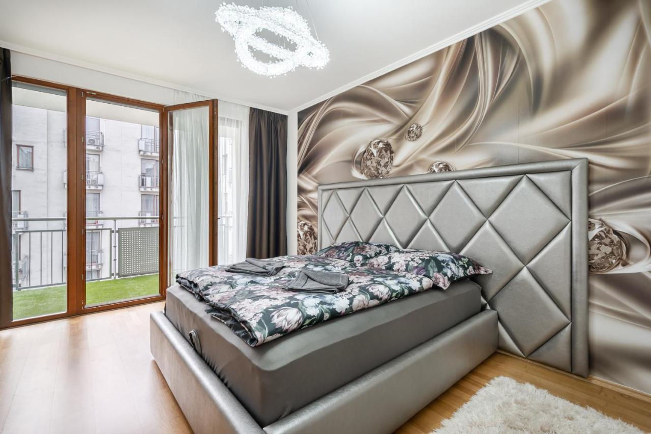 Penthouse Three Bedrooms, Three Balconies Apartment With Free Parking In Kiraly Street Budapest Exterior foto